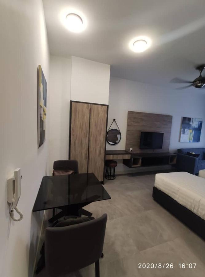 Homestay Shah Rizki At Imperio With Swimming Pool Muslim Friendly Malacca Exterior photo